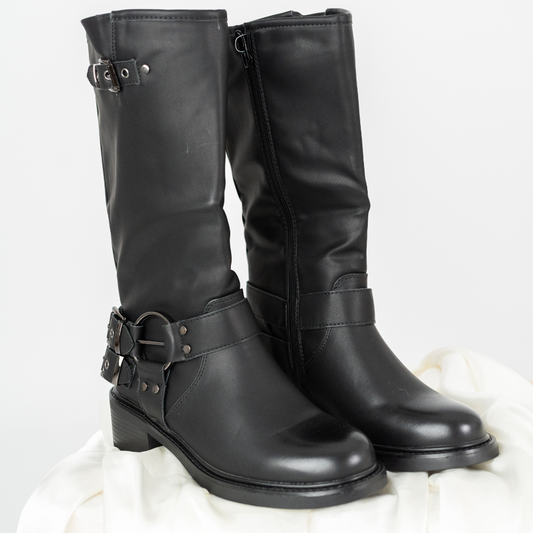 Botas biker o moteras de mujer | Botas biker eco cuero con hebillas metálicas color negro | Botas swag